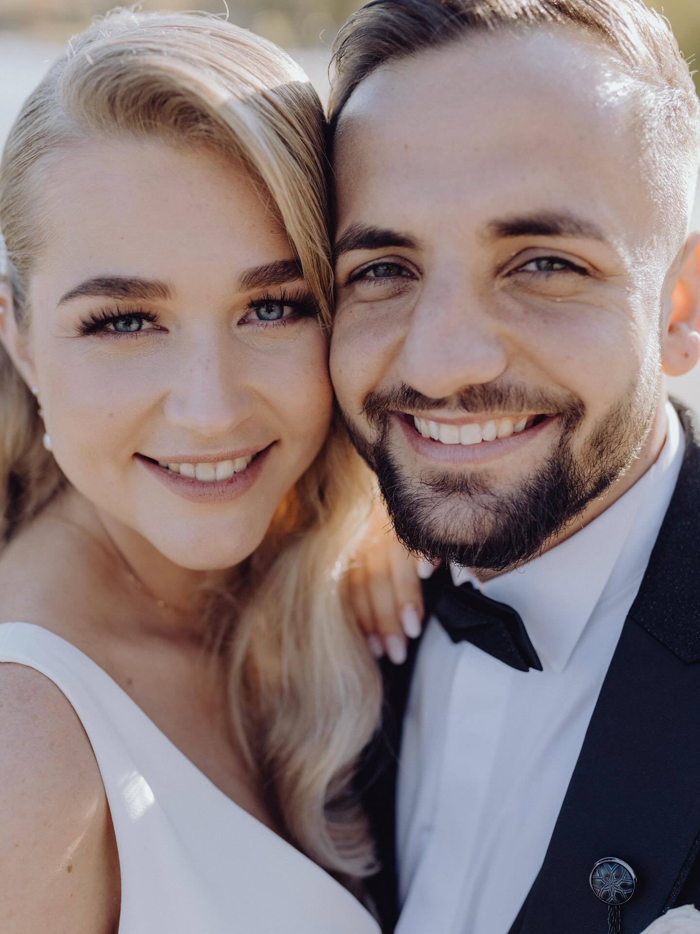 Jetzt sind wir schon wieder mitten in der Hochzeitssaison. Es geht immer so schnell. #hochzeitsfotos #weddingdress #melanieandandreas #sauerlandhochzeitsfotografen #hochzeitfotoundvideo #mendenfotograf